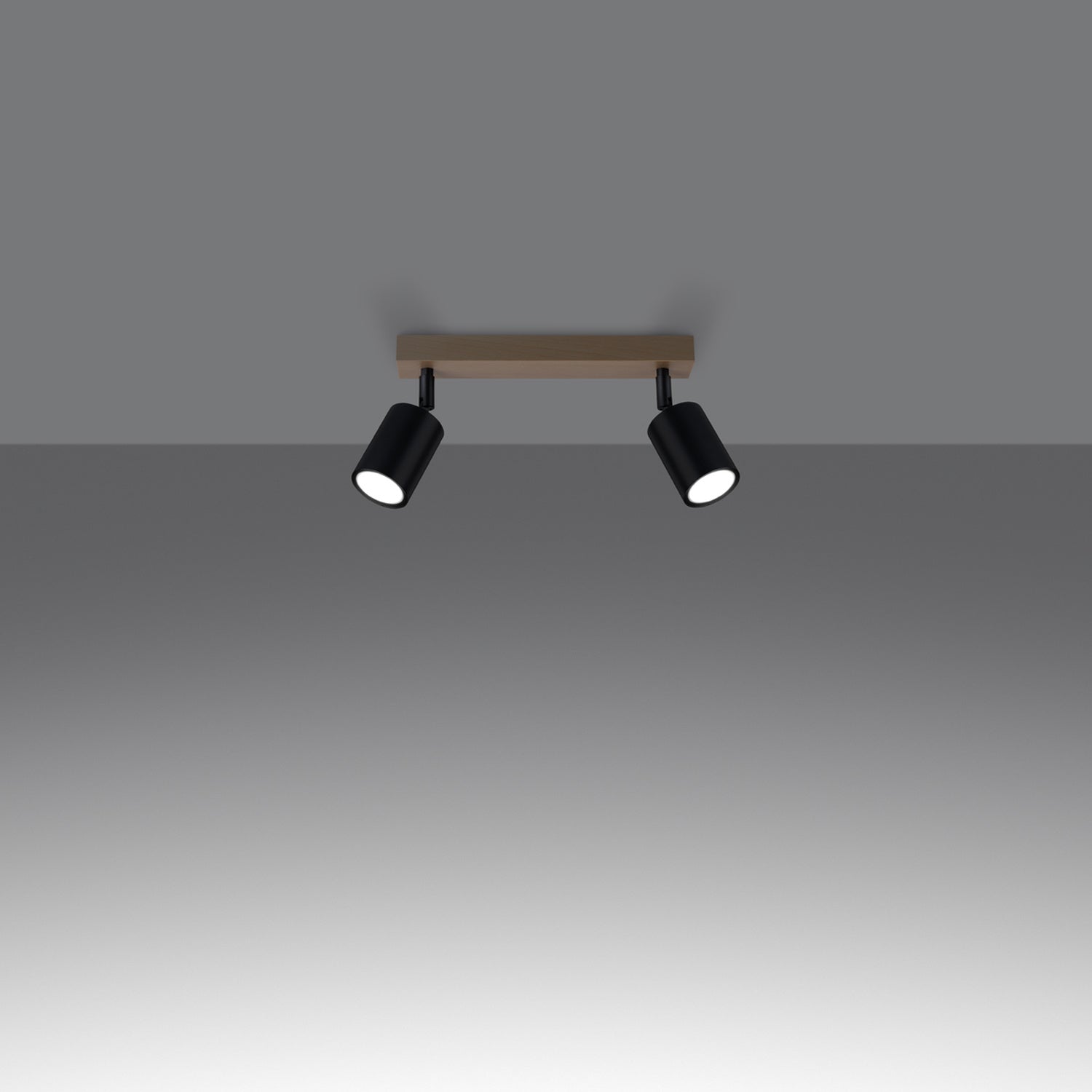 Plafonnier Verdo 2 bois et acier noir GU10 allumé, faisceau orientable