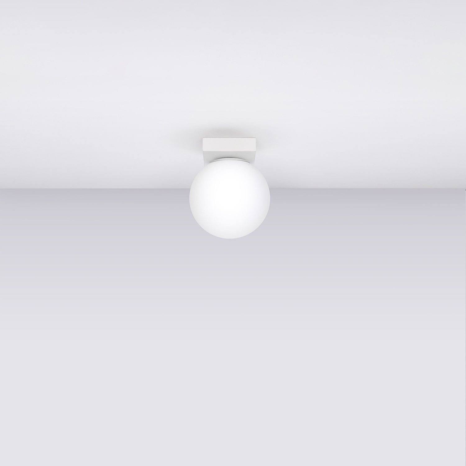 Plafonnier Yoli 1 boule opale acier blanc G9 de profil