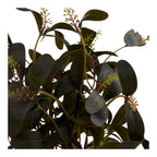 Détail des feuilles rondes vert foncé aux reflets dorés et des épis rose brique de l'eucalyptus artificiel
