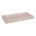Plateau décoratif rectangulaire en travertin naturel vu de trois quarts avec son rebord droit sur fond blanc