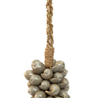 Pompon décoratif en coquillages gris et coton écru 80 cm, vue 3