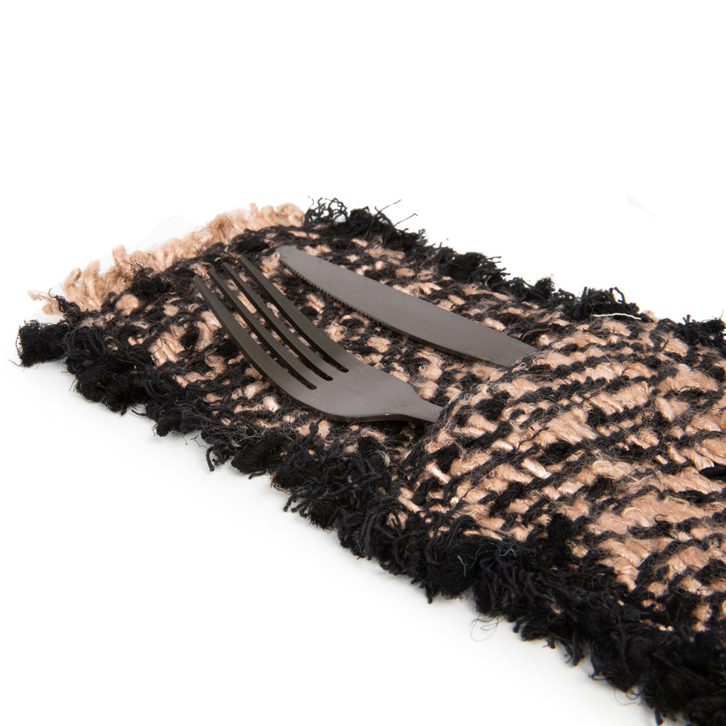 Porte-couverts Oh My Gee en coton noir et cuivre en situation