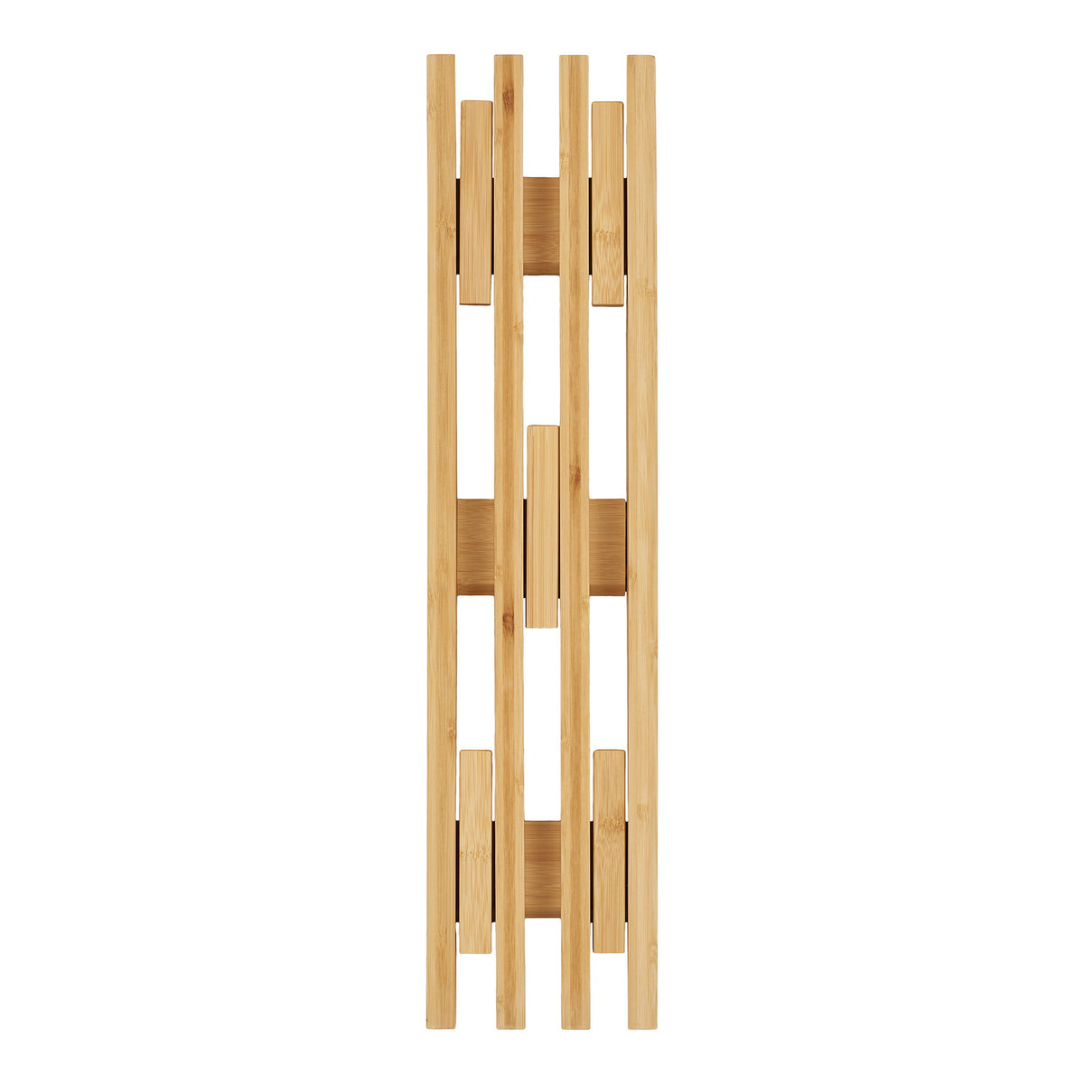 Porte-manteau mural Ember en bambou naturel vu de face quatre lattes verticales et crochets rabattus