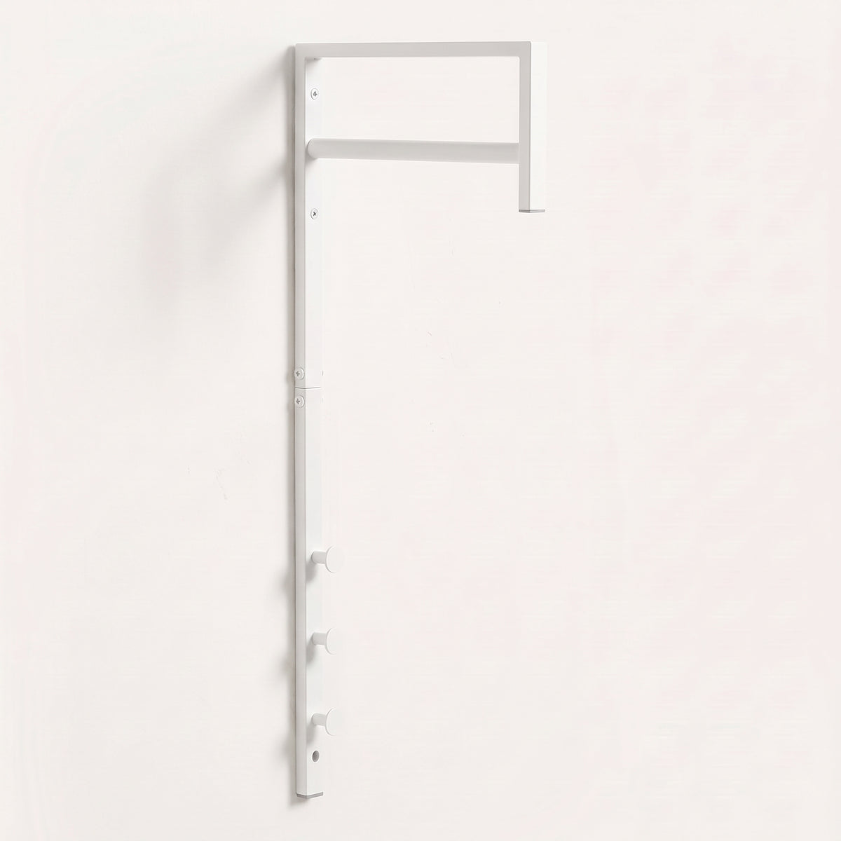 Porte-manteau mural Trento en métal blanc, avec sa barre de penderie et ses trois crochets ronds