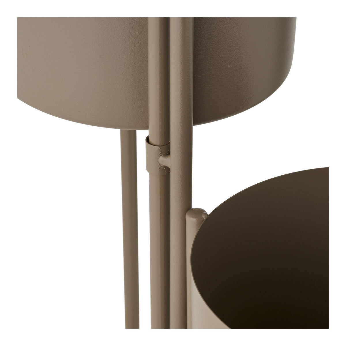 Détail de l'articulation entre deux niveaux du porte-plantes en acier taupe