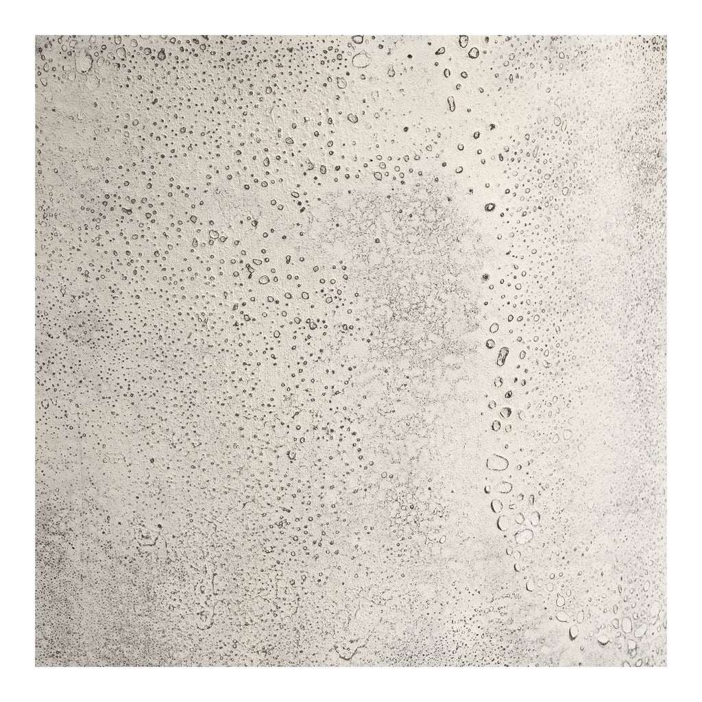 Détail texture surface alvéolée métal patiné beige antique pot Hou effet béton ancien