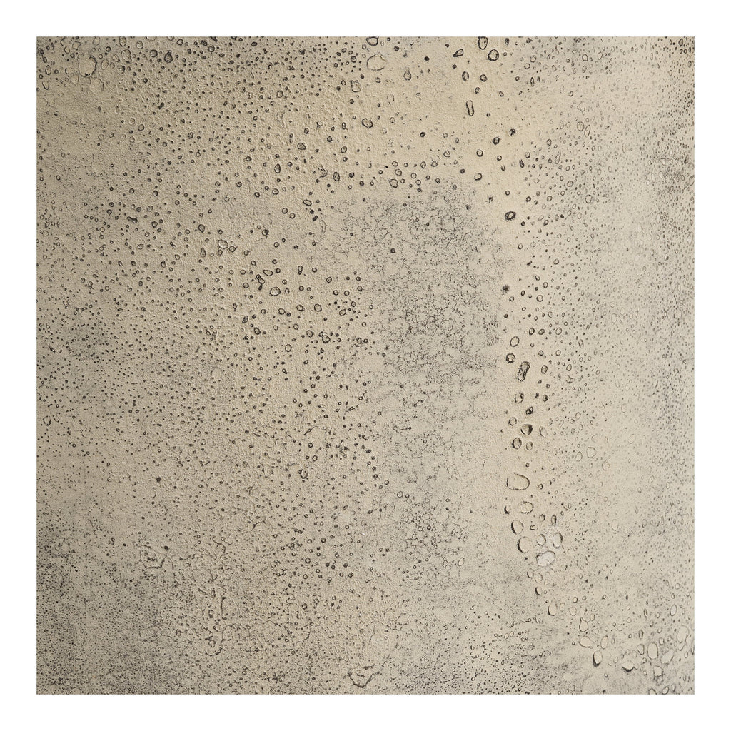 Détail texture alvéolée métal patiné beige doré pot Hou gros plan surface artisanale