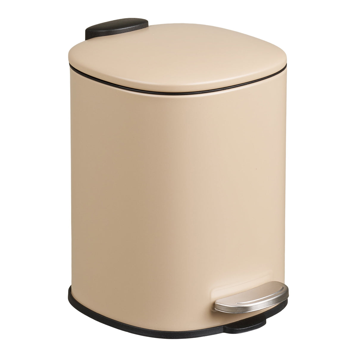 Poubelle à pédale Lodi beige vue de trois quarts couvercle fermé et pédale argentée