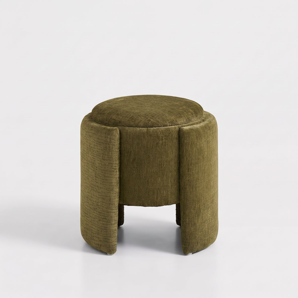 Pouf coffre Walsdorf en chenille vert olive, vu de face