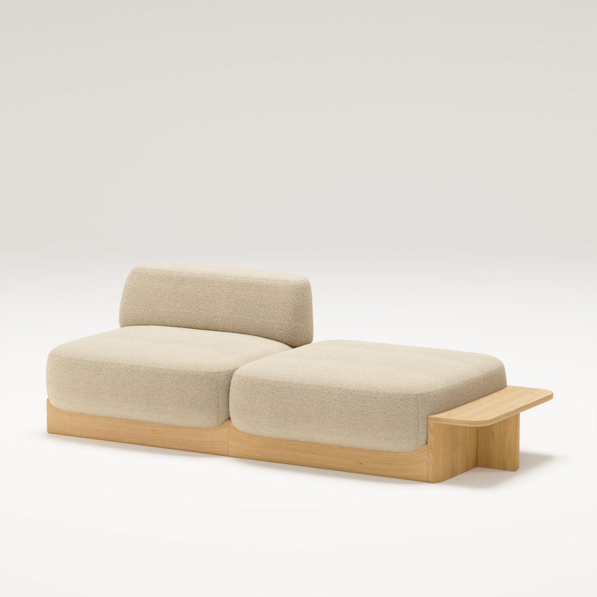 Pouf Dome en chêne et tissu beige accolé à une chauffeuse Dome, en méridienne