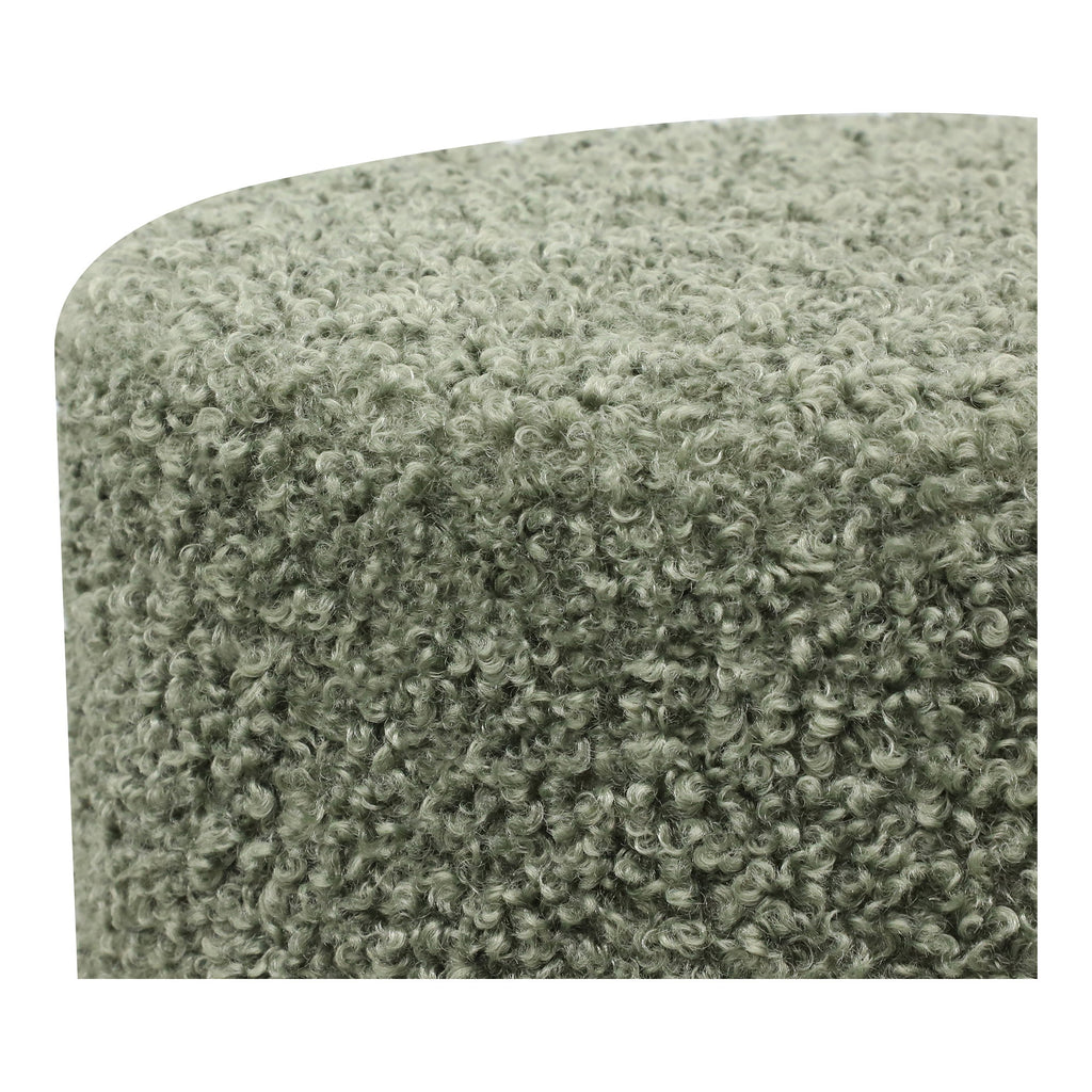 Détail texture bouclette teddy vert sauge pouf Ejby gros plan