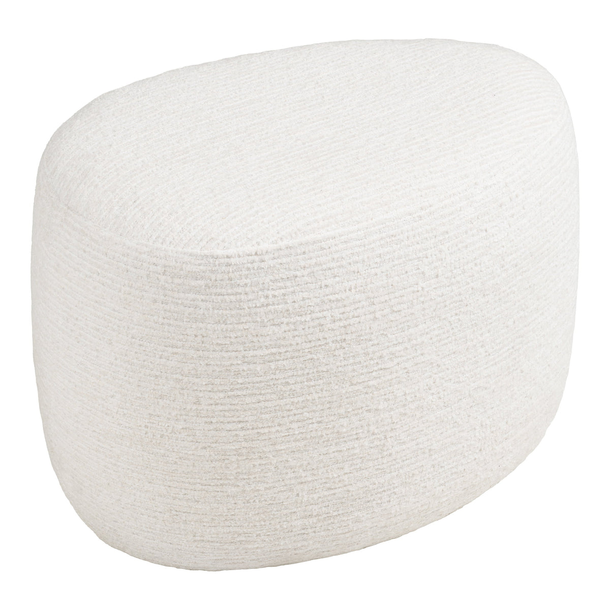 Pouf Hilo en chenille blanc cassé vue de trois quarts avec sa silhouette de galet arrondie