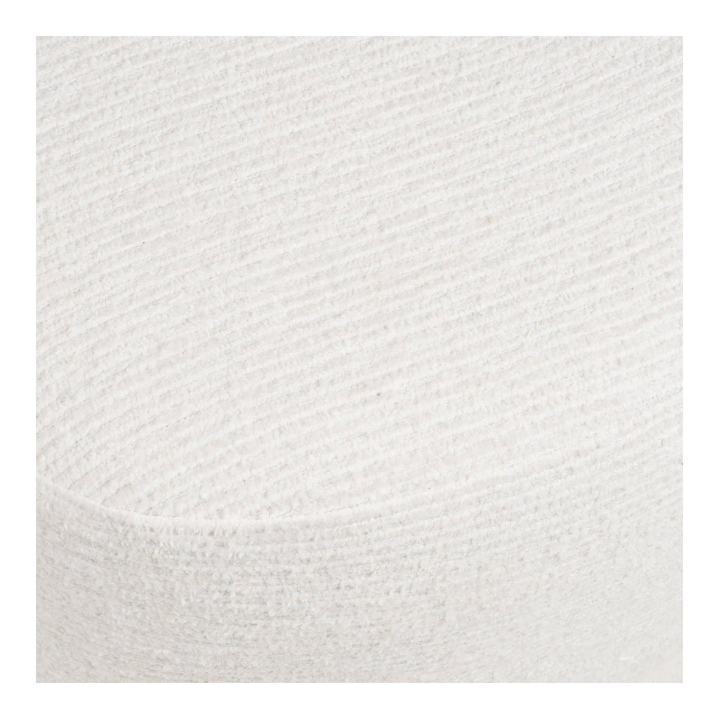 Détail texture chenille blanc cassé pouf Hilo grain naturel gros plan