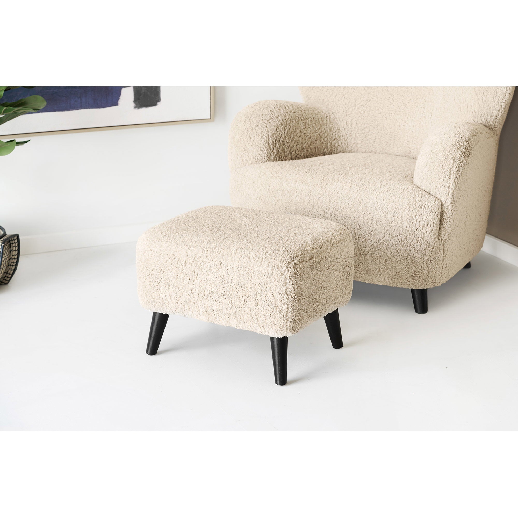 Pouf Lunaro bouclé beige rectangulaire pieds bois en situation