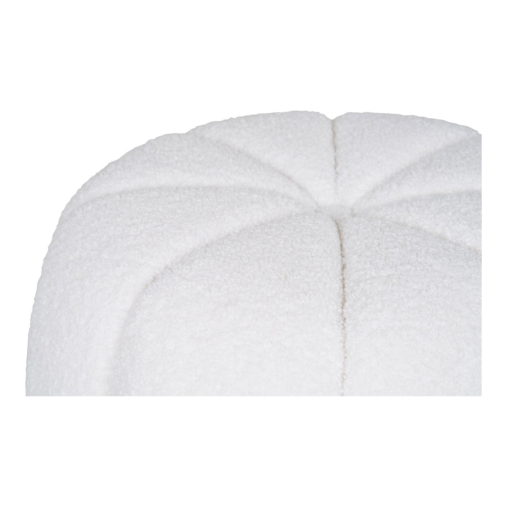 Détail capitonnage lobes citrouille teddy blanc cassé pouf Paisley gros plan