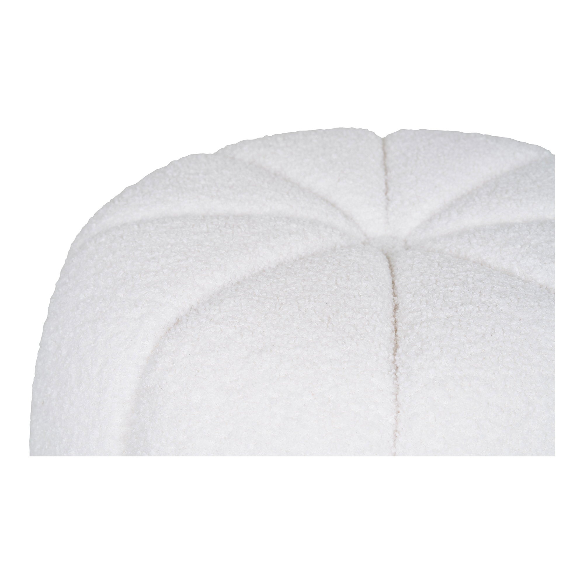 Détail capitonnage lobes citrouille teddy blanc cassé pouf Paisley gros plan