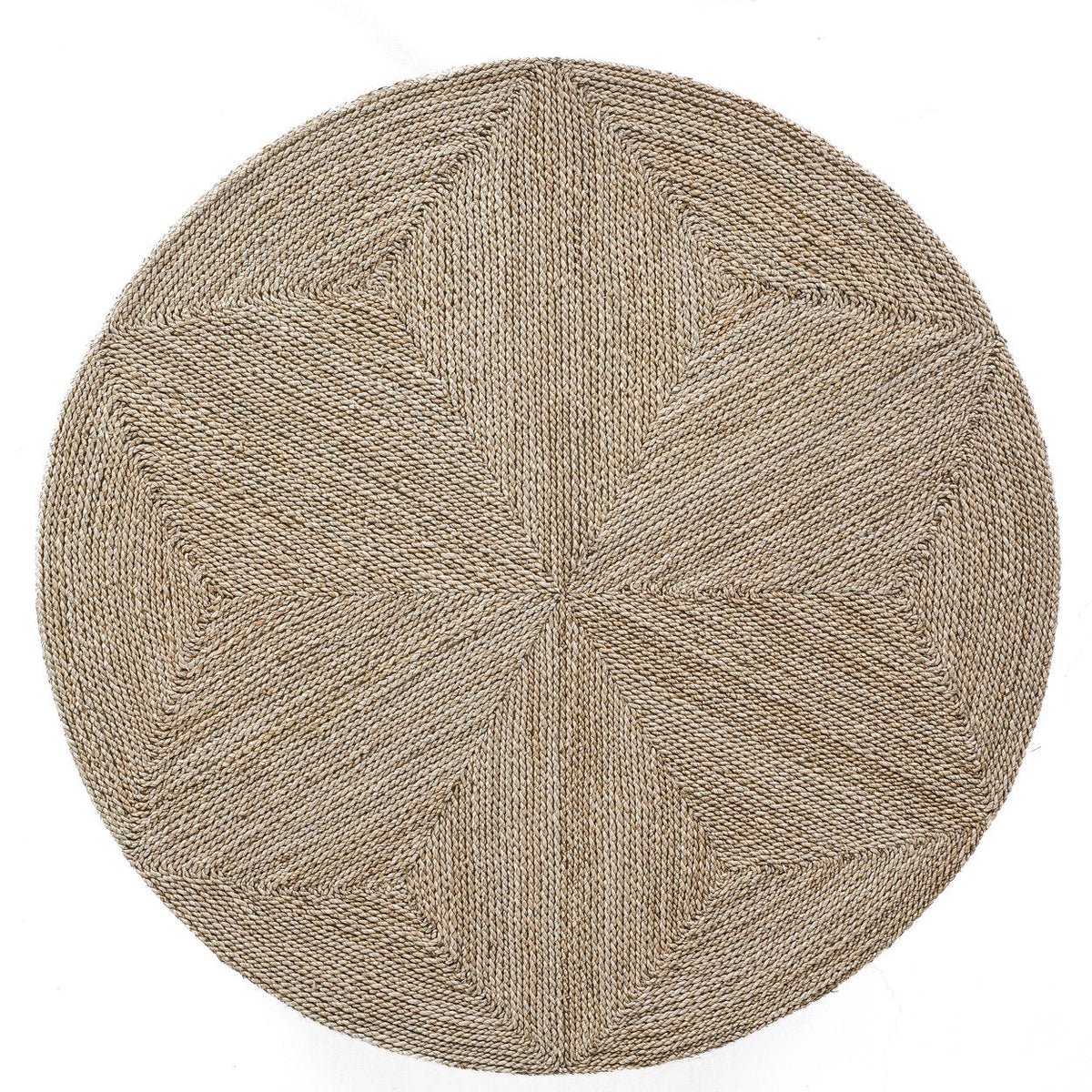Dessus du pouf rond en jonc de mer tressé vu à plat avec son motif en étoile