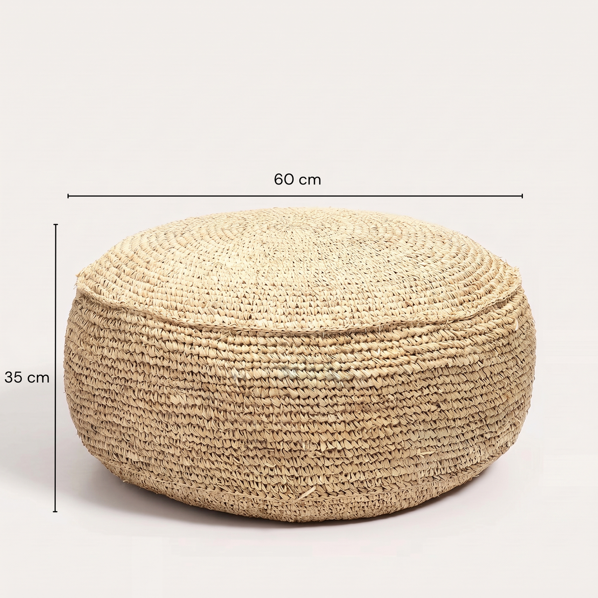 Pouf rond Flores en raphia crocheté avec ses cotes : 60 cm de diamètre, 35 cm de haut