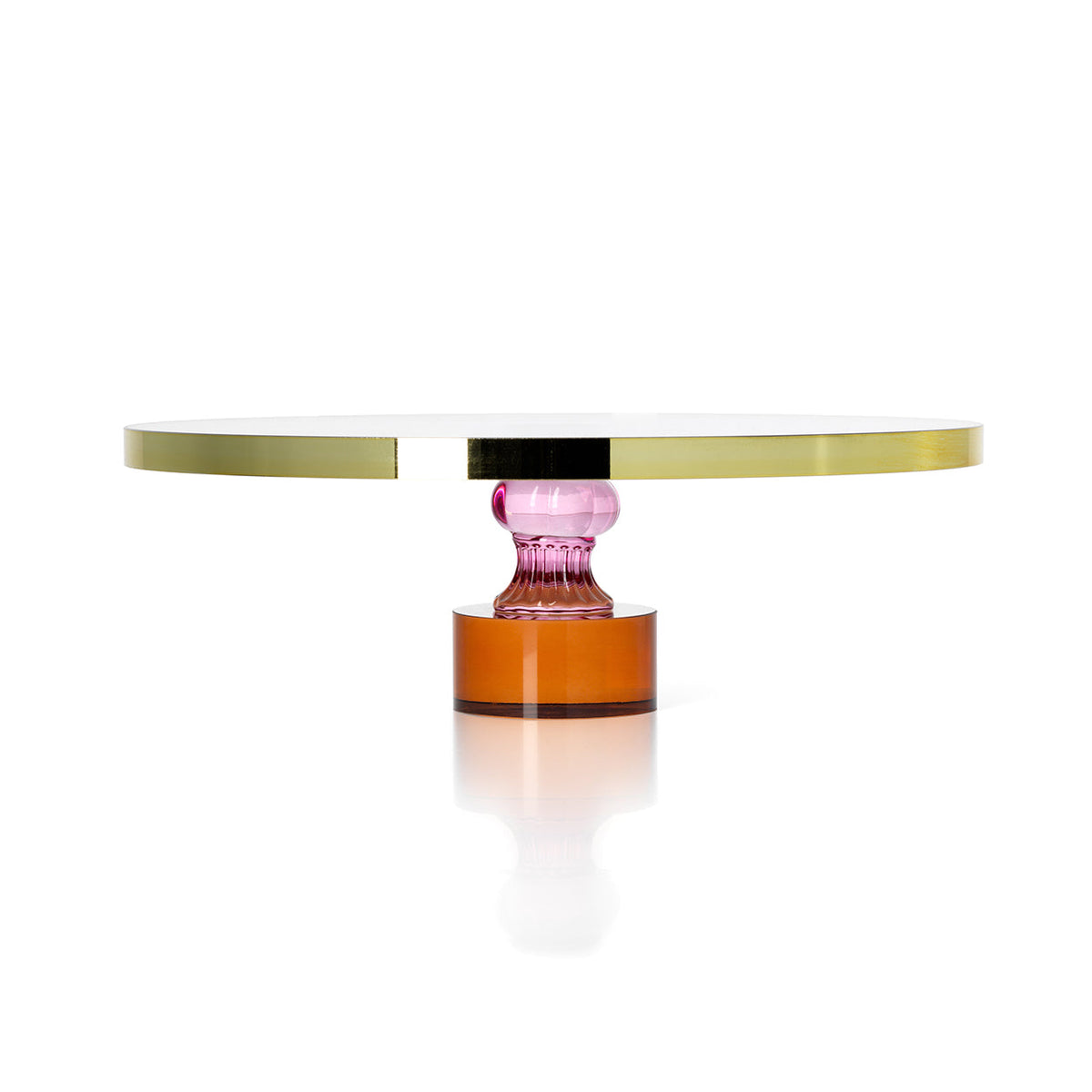 Présentoir à gâteau Gemstone vu de face avec base ambre tige rose et plateau à tranche dorée