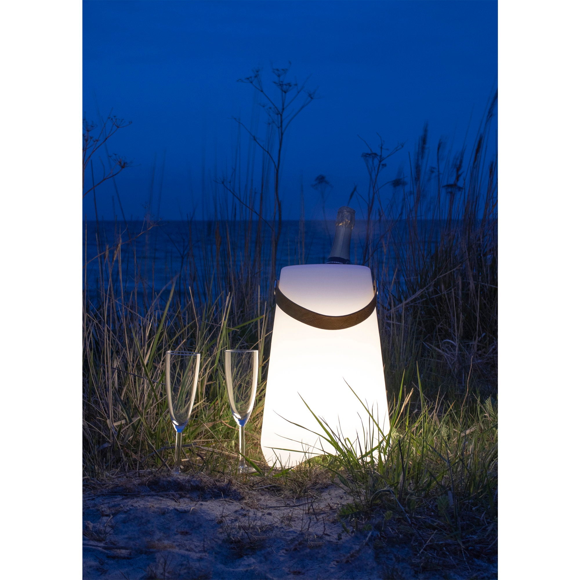 Refroidisseur à vin lumineux Bristol LED blanc poignée cuir ambiance plage nuit