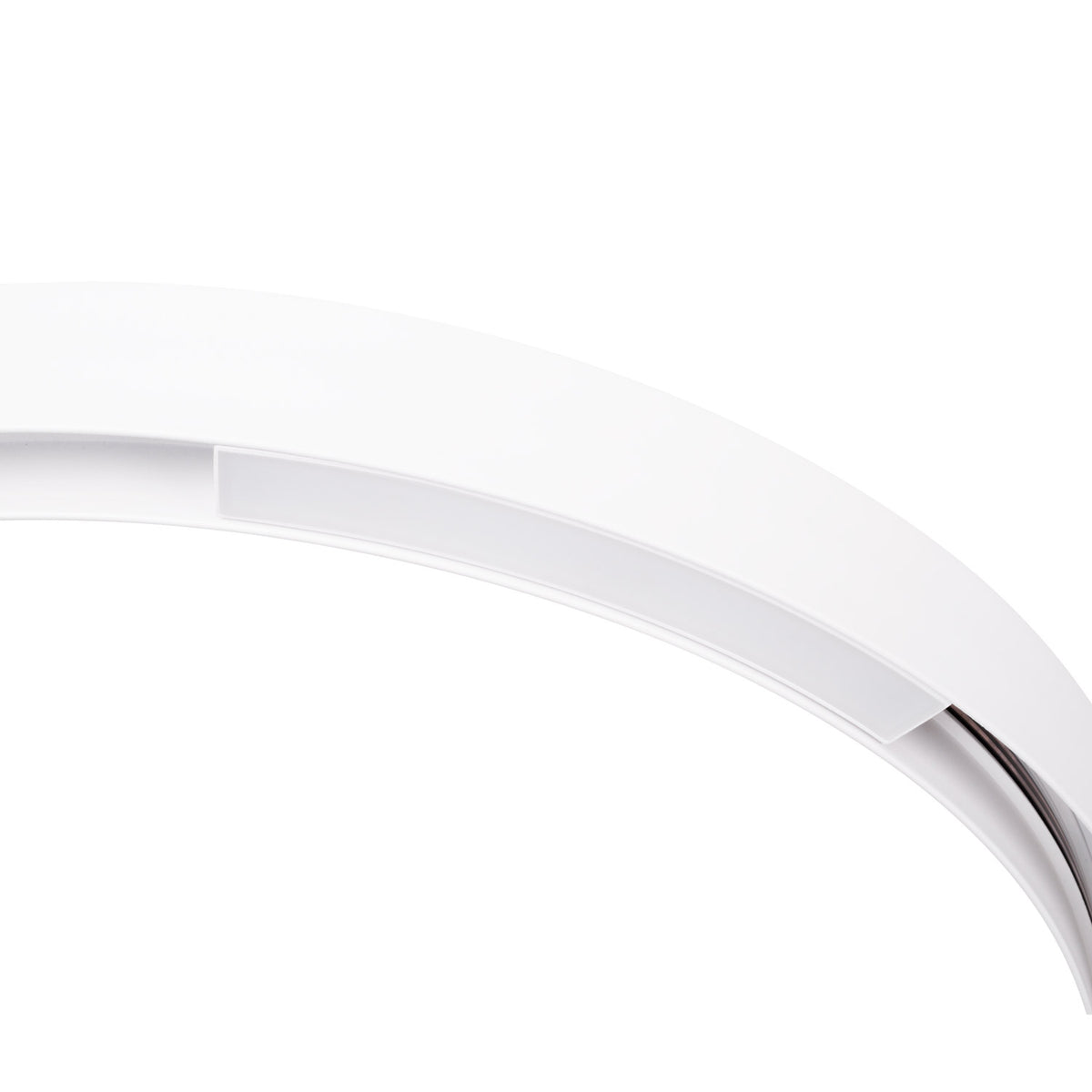 Réglette en arc Magnetic métal blanc posée dans un rail courbe blanc vue de dessous