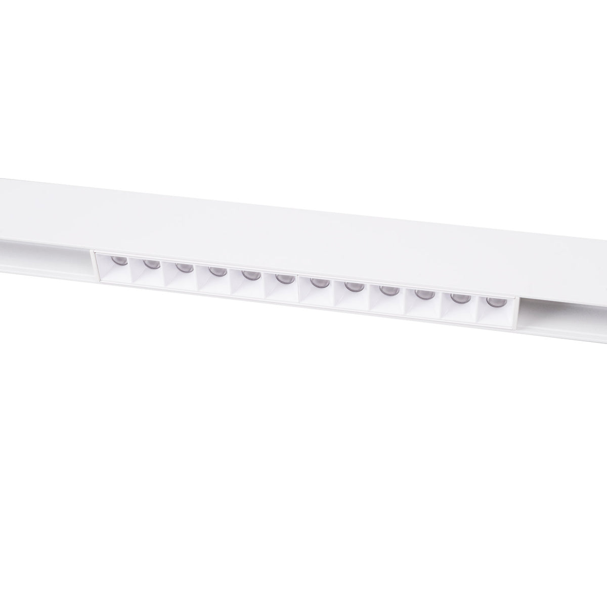 Réglette Magnetic à grille profonde Zigbee métal blanc 23 cm posée dans un rail blanc vue de dessous