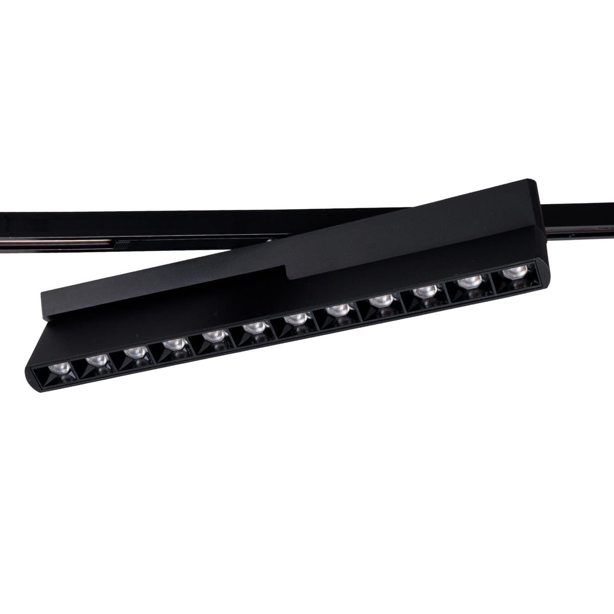 Réglette Micro11 noire pliée en biais sous son rail avec sa rangée de douze LED en alvéoles
