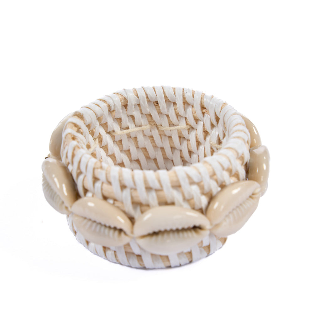 Rond de serviette en rotin tressé blanc et coquillages 7 cm, vue 4