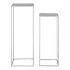 Deux sellettes porte-plante Beja en acier gris clair grande et petite vues de face sur fond blanc