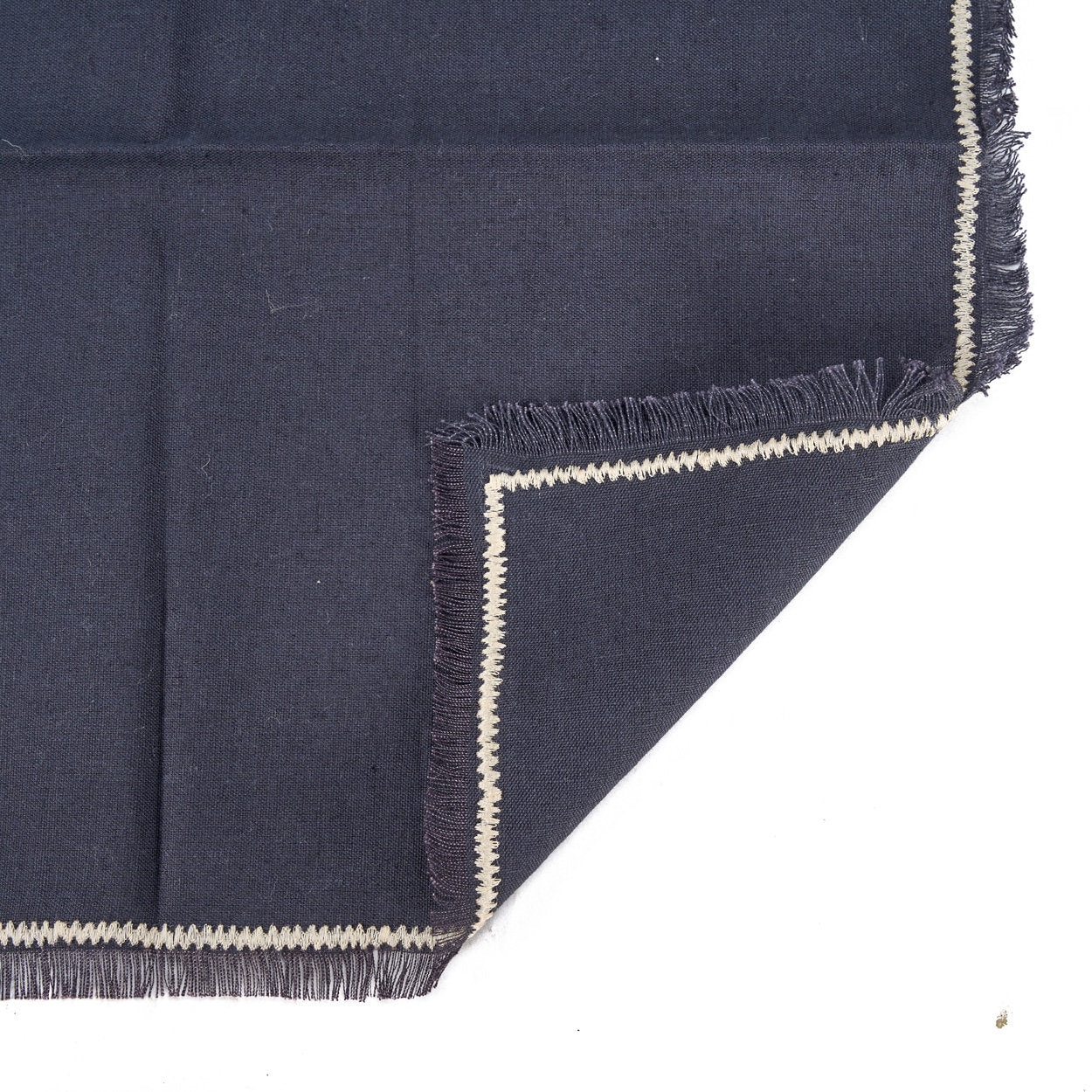Serviette de table Tuscany en lin noir à surpiqûre écrue 45x45 cm, vue 5