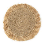 Set de table rond en jonc de mer tressé en spirale avec sa frange de raphia vu de dessus