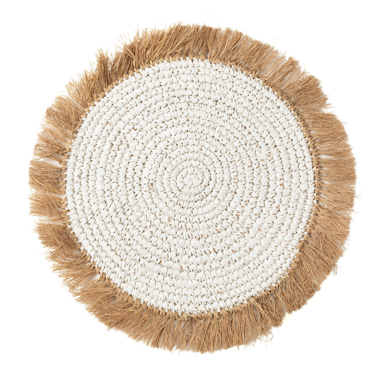 Set de table rond en jacinthe d'eau blanche tissée en spirale et bordé d'une frange de raphia naturel vu de dessus