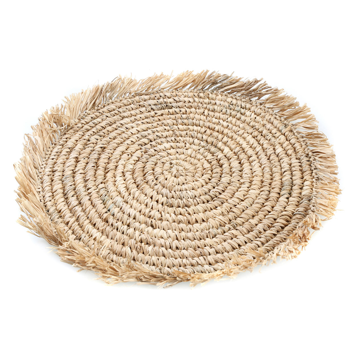 Set de table rond en raphia crocheté à frange 45 cm en situation