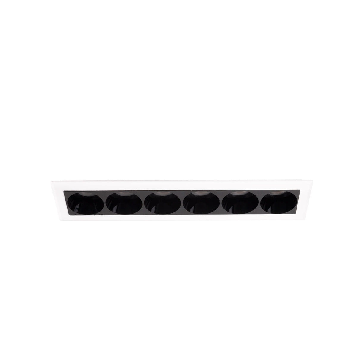 Spot encastré X-Line barrette éteint six cellules noires dans un cadre blanc vu de biais