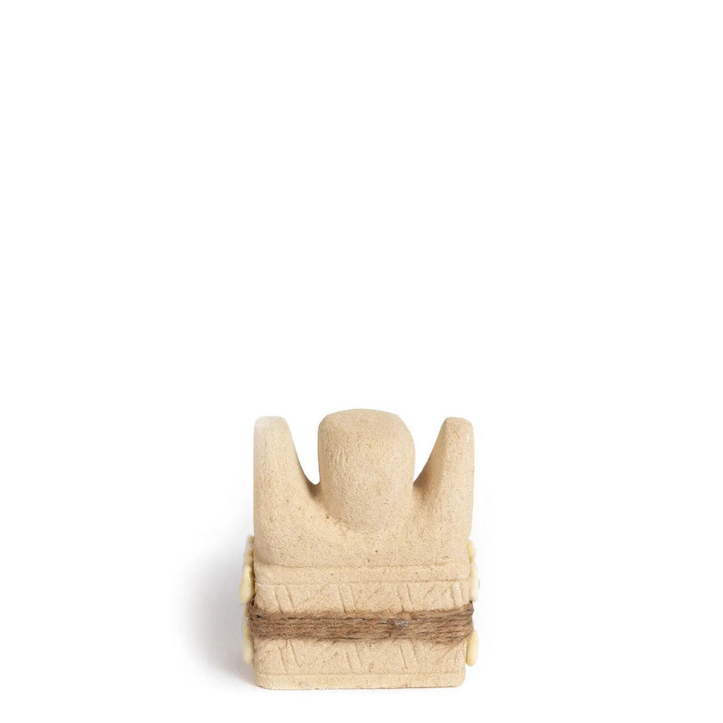 Statuette Sumba aux bras levés et cauris 10 cm, vue 6