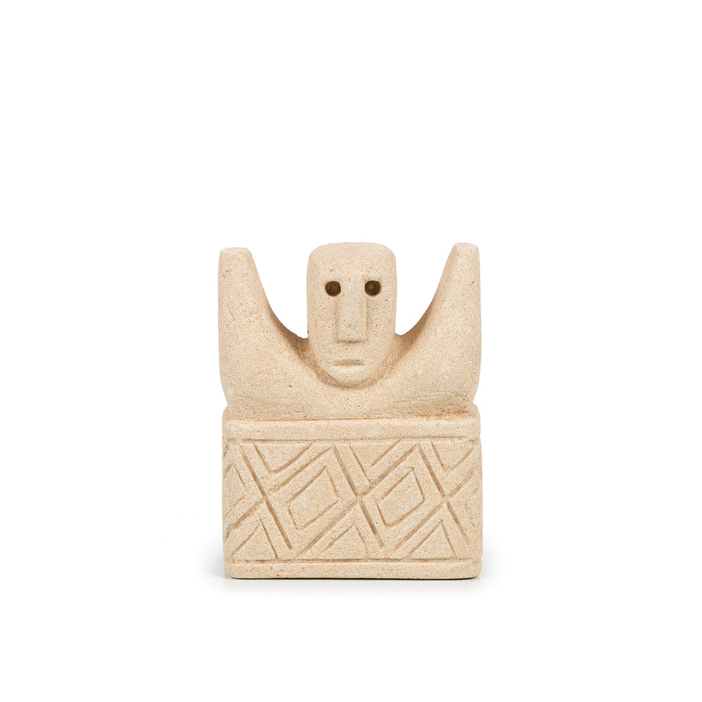 Statuette Sumba aux bras levés en grès 11 cm