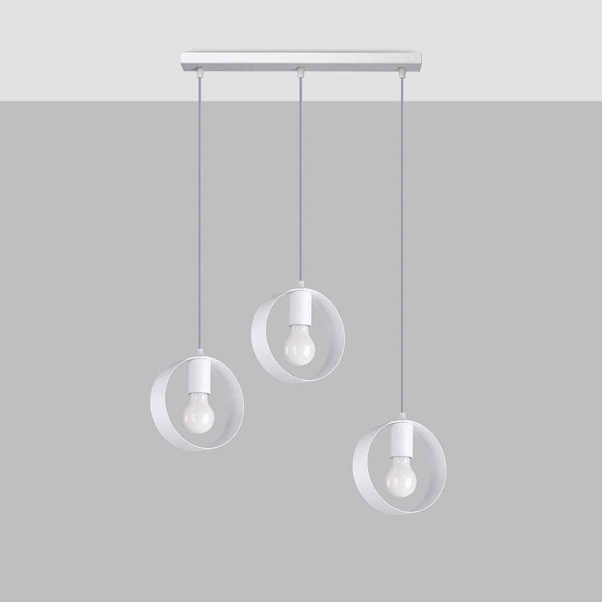 Suspension Titran acier blanc sur fond gris anneau central plus haut que les deux autres