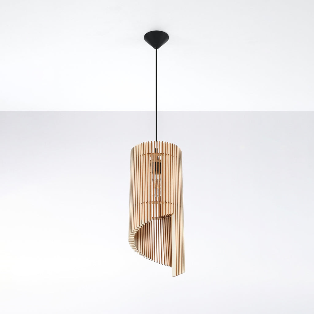 Suspension Alexia en bois installée au plafond