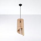 Suspension Alexia en bois installée au plafond