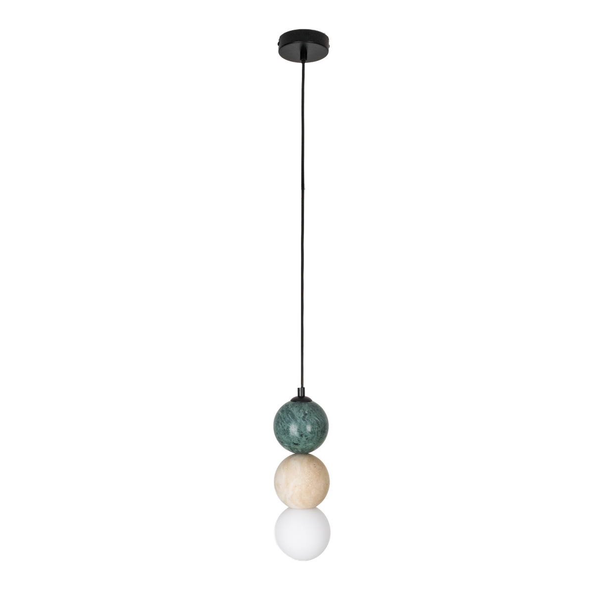 Suspension Alice malachite sur fond blanc avec rosace noire fin câble et trois sphères de pierre verte de pierre beige et de verre opale