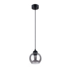 Suspension Alino avec globe en verre fumé ouvert en bas câble noir et rosace ronde noire sur fond blanc