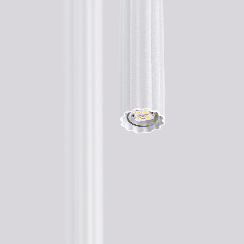 Suspension Arche 2 en grappe tubes cannelés blanc G9, gros plan