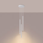 Suspension Arche 3 en grappe tubes cannelés blanc G9 allumée, faisceau dirigé vers le bas