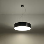 Suspension Arena 45 noir allumée, lumière diffuse vers le bas