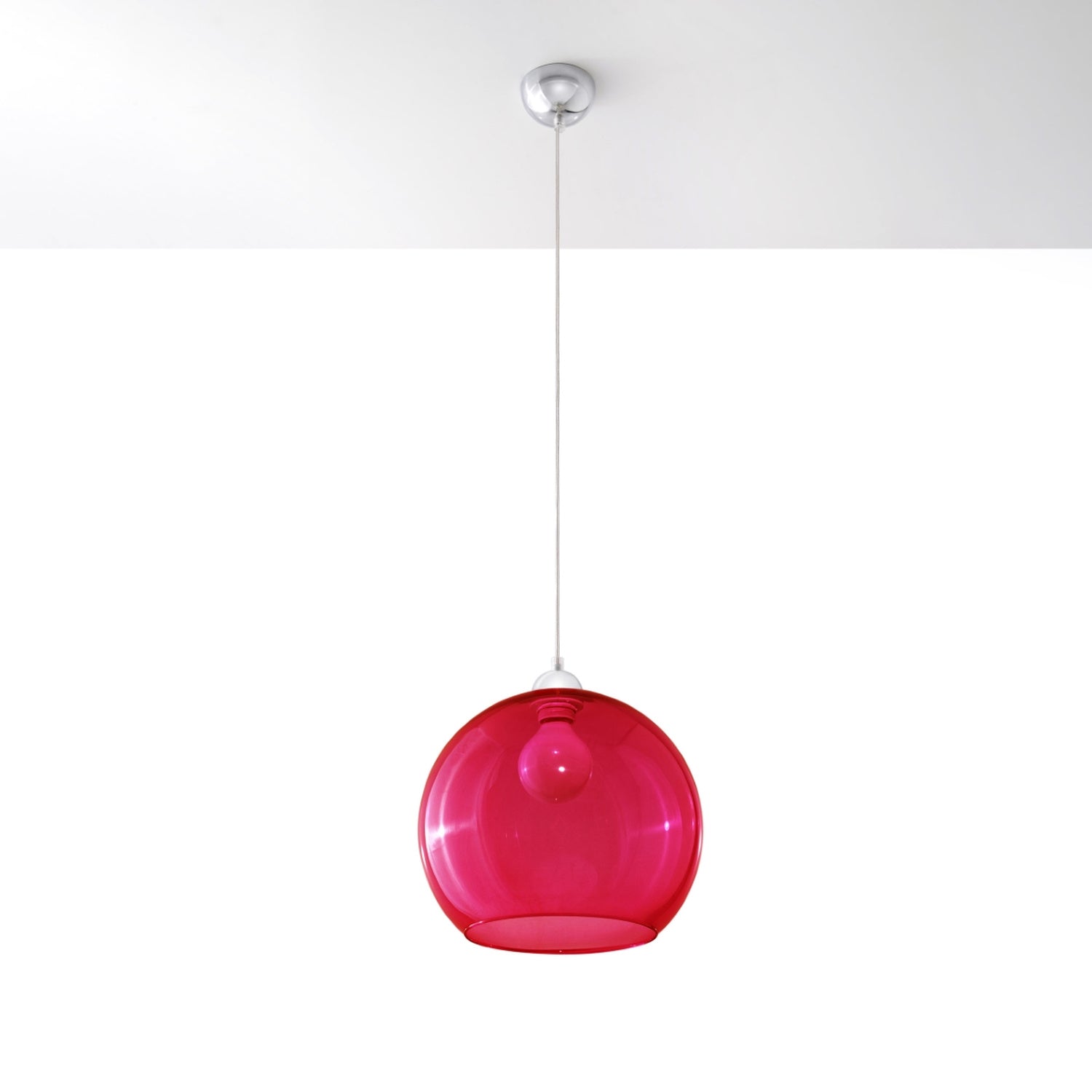 Suspension Ball rouge en verre vue de profil