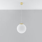 Suspension boule Ugo, globe en verre blanc opale et calotte dorée, 30 cm, calotte et rosace dorées