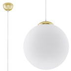 Suspension boule Ugo en verre blanc avec sa coupelle dorée son câble transparent et sa rosace dorée