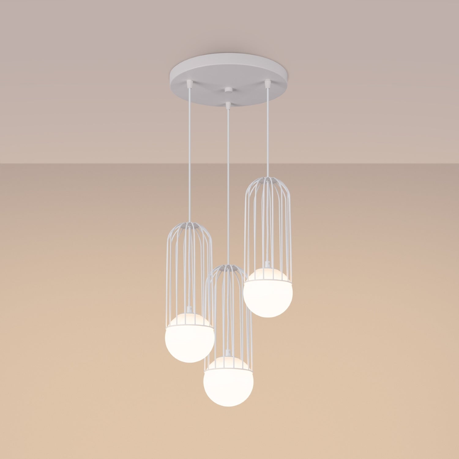Suspension Brina 3 en grappe cage métal blanc G9 allumée, lumière diffusée par le globe opale