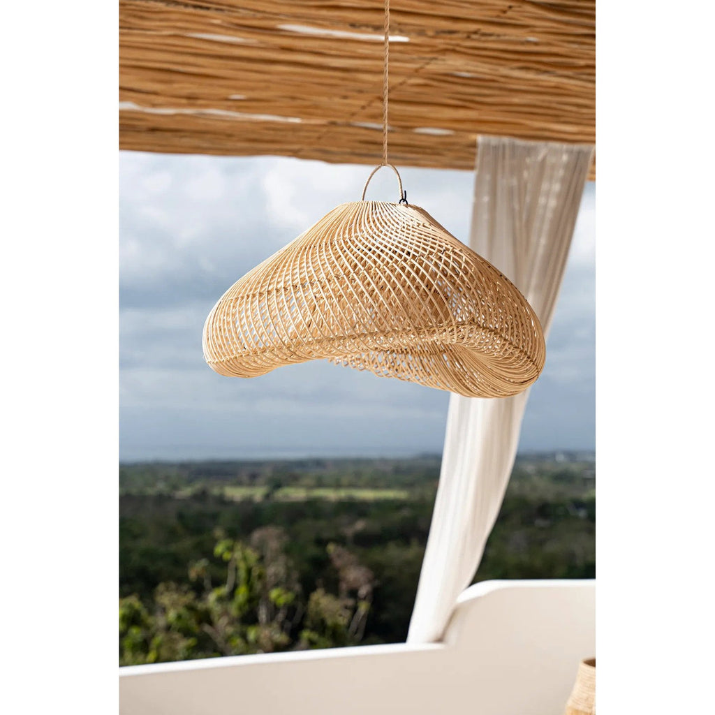 Abat-jour de suspension Cloud en rotin naturel 63 cm en situation