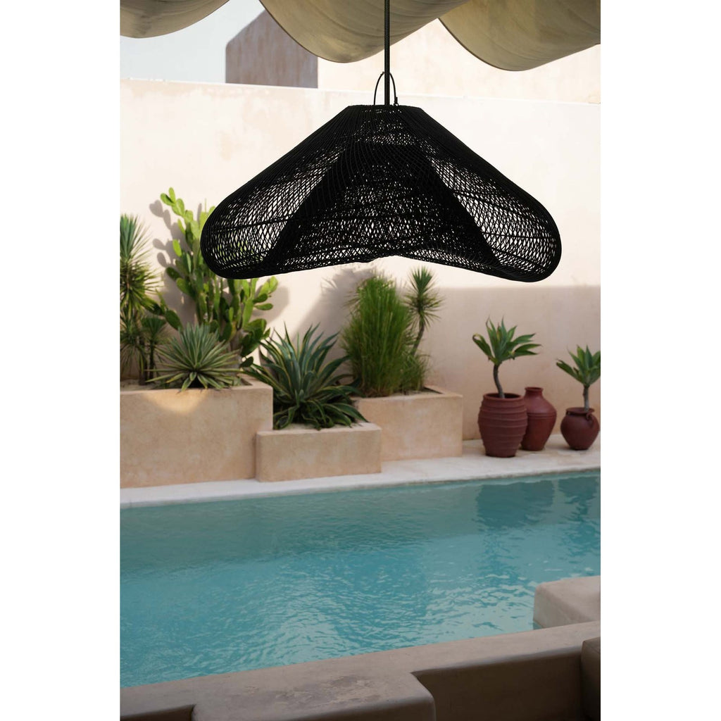 Abat-jour de suspension Cloud en rotin noir 120 cm en situation